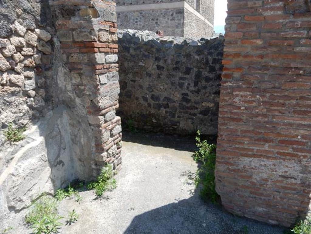 VIII.2.3 Pompeii. October 2020. Looking north-west from tablinum across atrium. Photo courtesy of Klaus Heese.