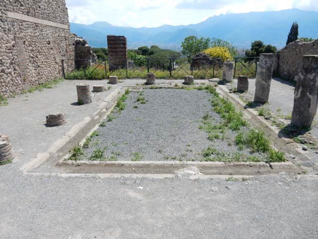 VIII.2.3 Pompeii. May 2018. Looking south across east portico of peristyle garden. Photo courtesy of Buzz Ferebee.