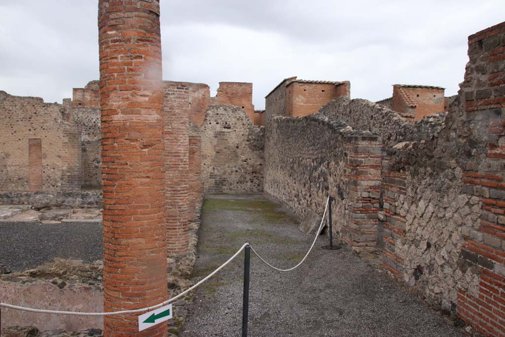 VII.2.13/14/16 Pompeii. October 2020. Looking along east side of peristyle. Photo courtesy of Klaus Heese.