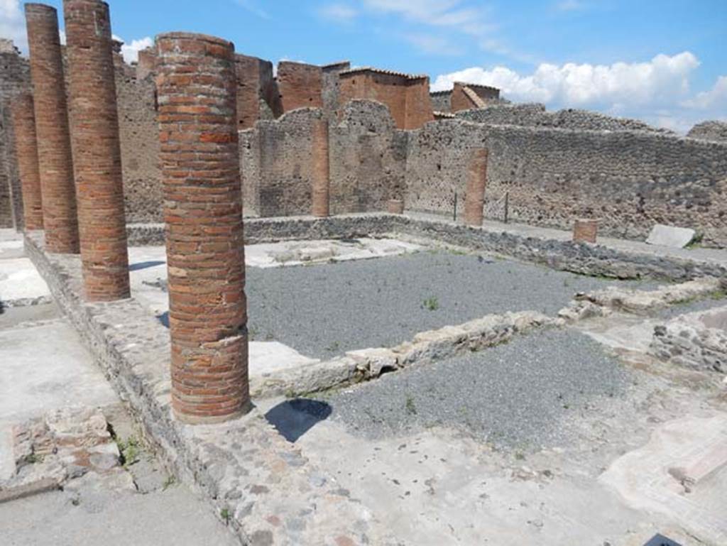 VIII.2.13/14/16 Pompeii. May 2018. Detail from south side, looking north-east across peristyle. Photo courtesy of Buzz Ferebee.