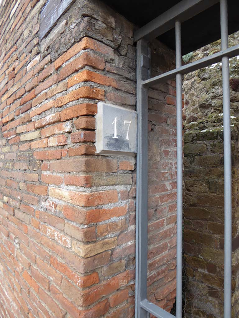 VIII.2.17 Pompeii. January 2017. South side of entrance doorway with identification number.
Foto Annette Haug, ERC Grant 681269 DÉCOR

