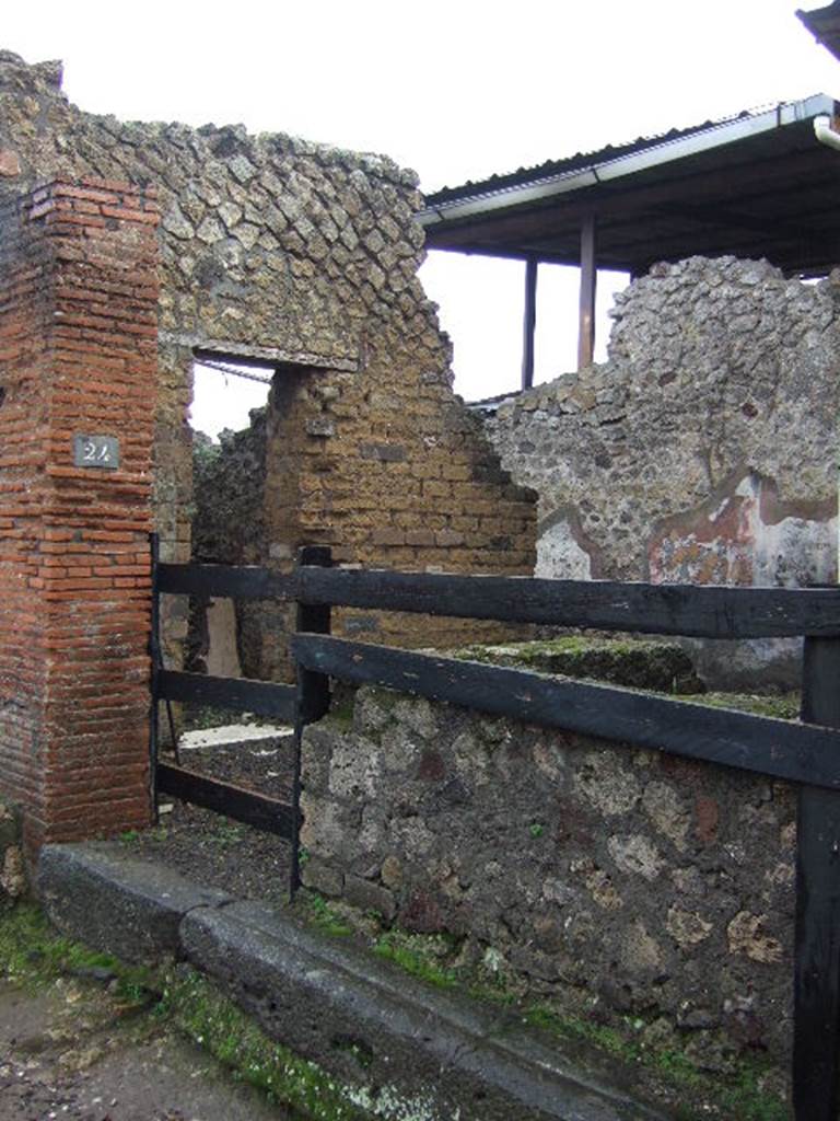 VIII.2.24 Pompeii. December 2005. Entrance doorway.