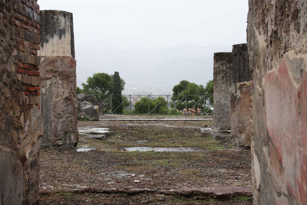 VIII.2.28 Pompeii. March 2019. Looking south across atrium towards the tablinum. 
Foto Annette Haug, ERC Grant 681269 DÉCOR.

