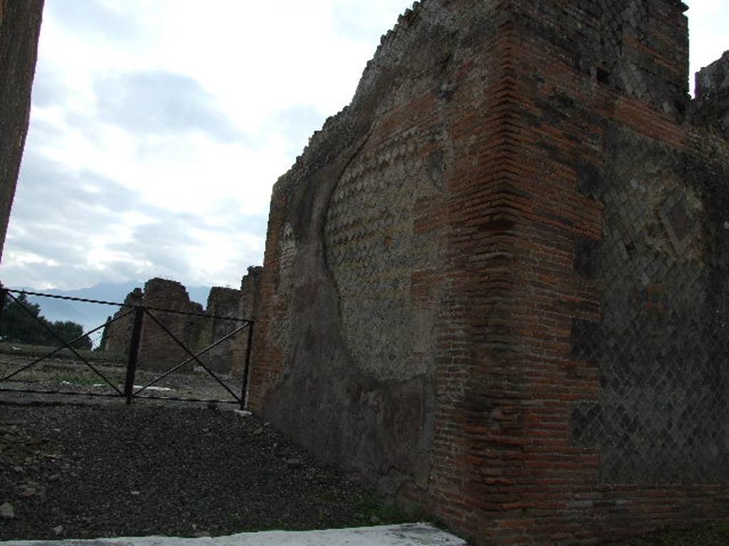 VIII.2.30 entrance and west side of front wall