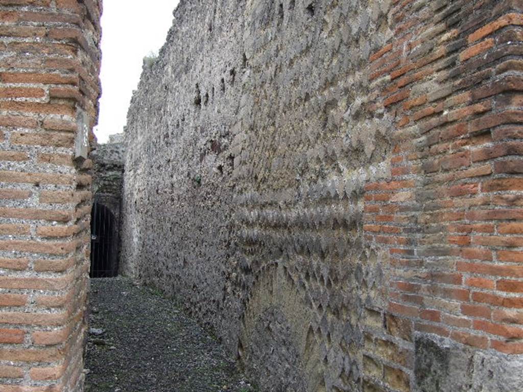 VIII.2.32 Pompeii. December 2006. West wall of entrance. 
