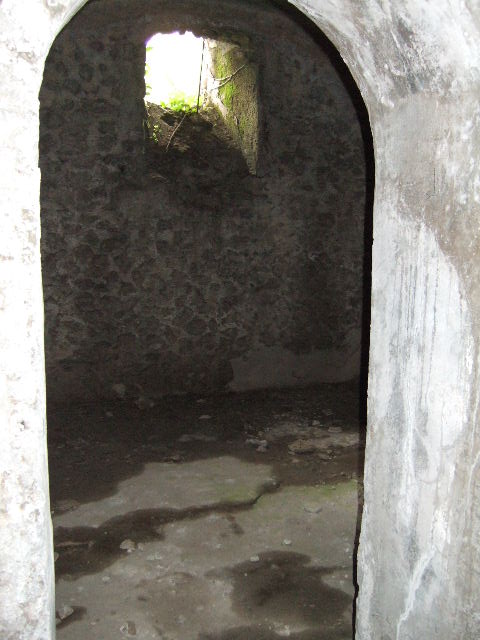 VIII.2.39 Pompeii. May 2006. Doorway to Room 08, Frigidarium, in west wall of Room 06.