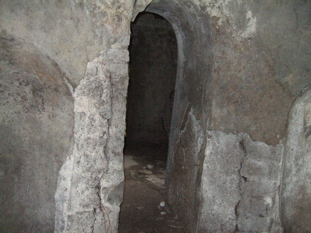 VIII.2.39 Pompeii. May 2006. Small circular area.