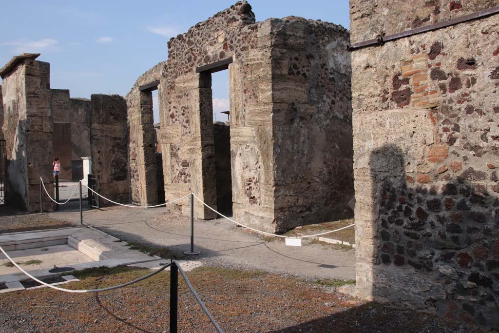 VIII.4.15 Pompeii. September 2021. Looking towards east side of room 1, atrium. Photo courtesy of Klaus Heese.