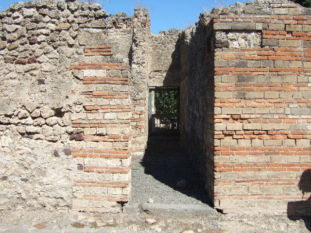 VIII.4.4 from VIII.4.49 Pompeii. December 2004. Looking south-east across peristyle garden.