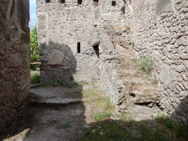 VIII.5.15 Pompeii. March 2009. Room 1.  Stairs to upper floor against north wall.