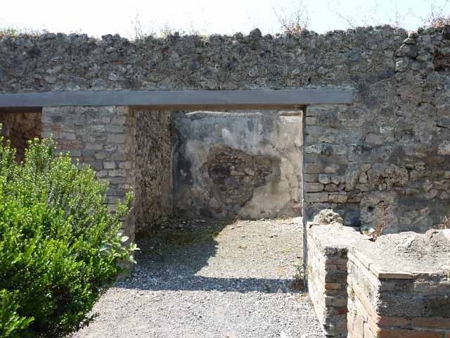 VIII.5.24 Pompeii. May 2010. Room 10, looking north-west.