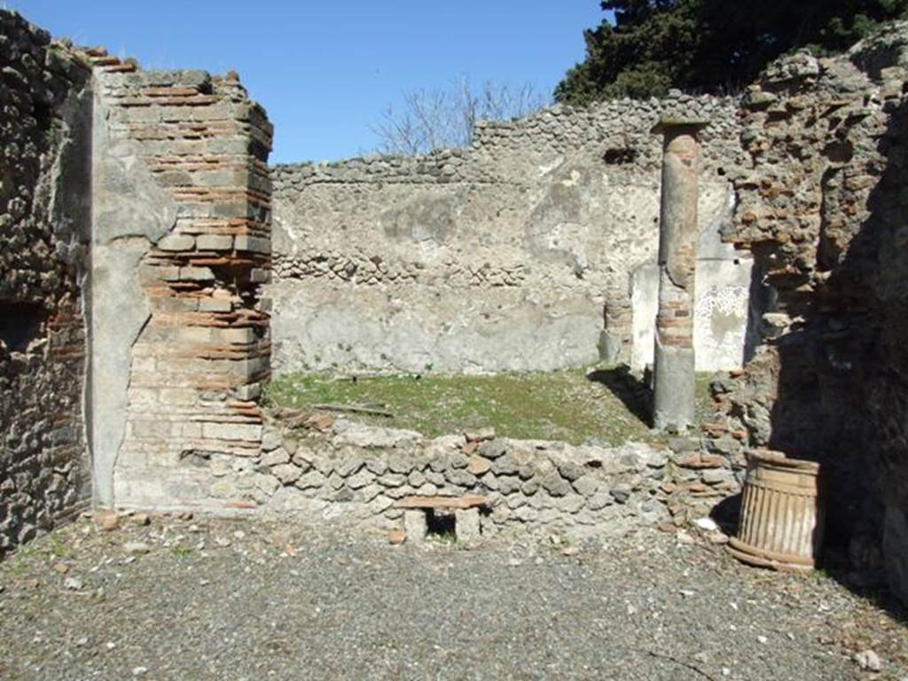 VIII.5.37 Pompeii.  March 2009.  Room 10, Tablinum. North wall with window. Looking north.
