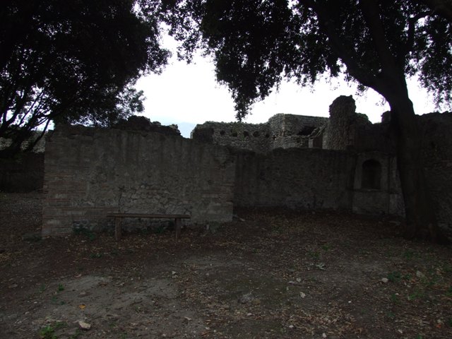 VIII.6.6 Pompeii. Horticultural plot. December 2007. Interior of niche in south west corner.