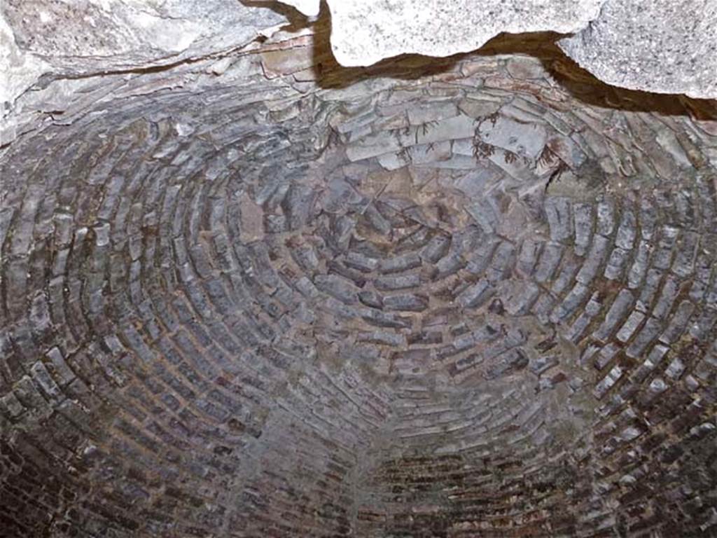 VIII.6.11 Pompeii. September 2011. Interior domed roof of oven. 