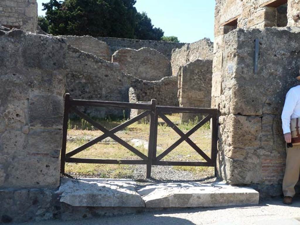 VIII.7.24 Pompeii. September 2015. Entrance doorway, looking west into atrium.
