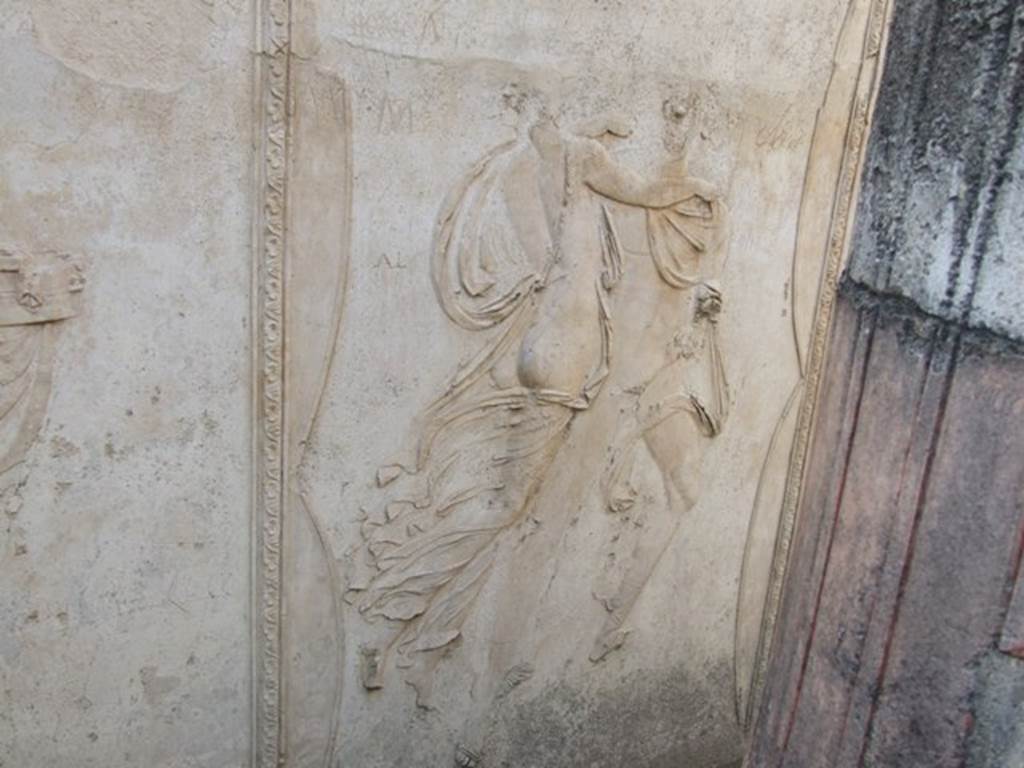 VIII.7.28, Pompeii. May 2015. Purgatorium and south-east corner of portico. 
Photo courtesy of Buzz Ferebee.

