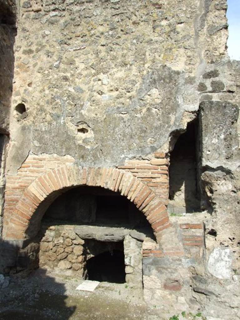 IX.1.3 Pompeii.  March 2009.  Oven.