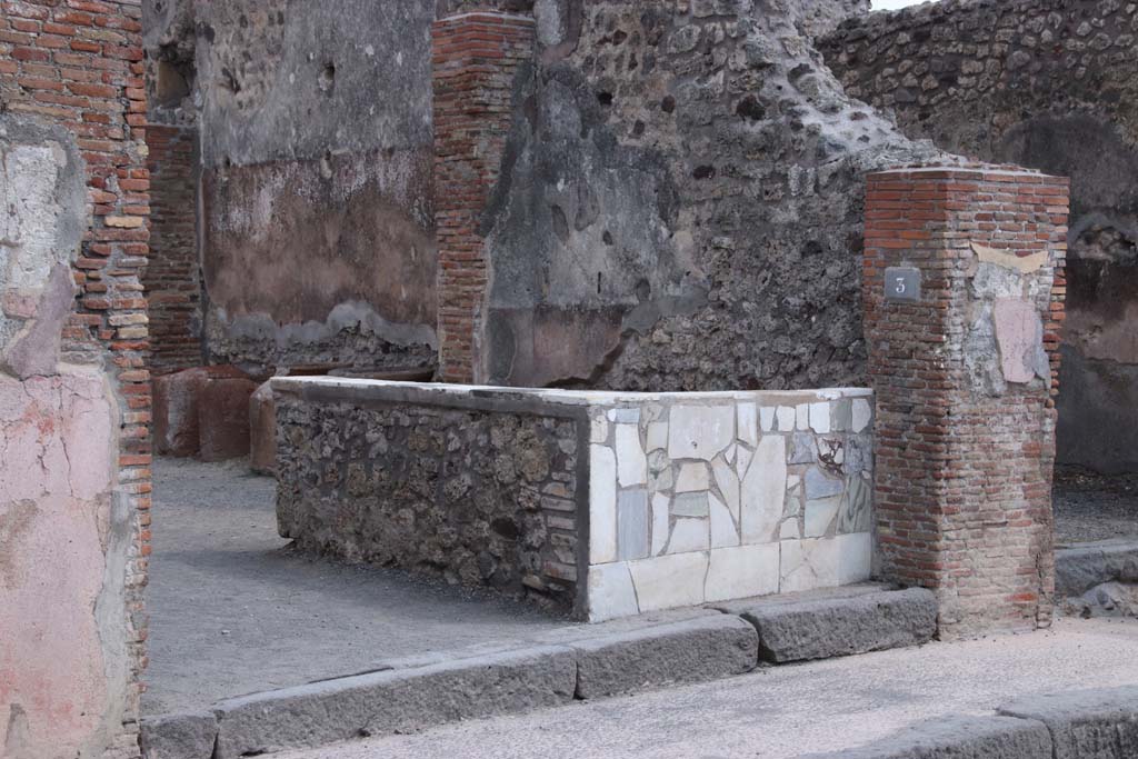 IX.1.3 Pompeii. September 2021. Looking towards entrance doorway on east side of Via Stabiana. Photo courtesy of Klaus Heese.