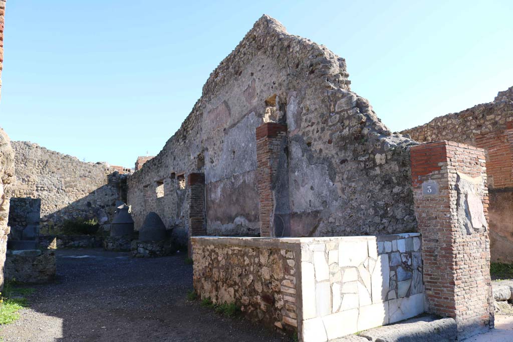 IX.1.3 Pompeii. December 2018. Entrance doorway. Photo courtesy of Aude Durand.