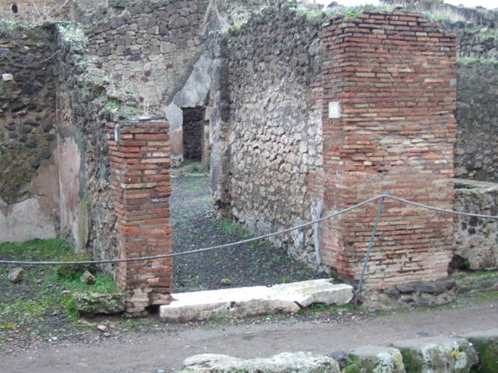 IX.1.12 Pompeii. December 2005. Entrance on Via Stabiana.