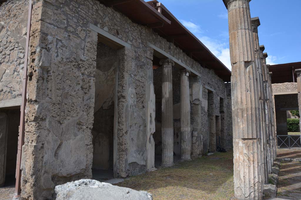 IX.1.20 Pompeii. September 2019. Room 2, looking north along west side of atrium. 
Foto Annette Haug, ERC Grant 681269 DÉCOR
