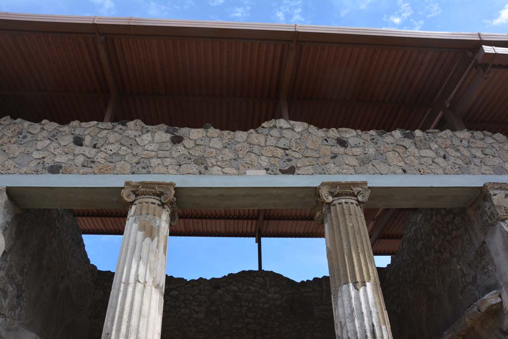 IX.1.20 Pompeii. September 2019. East ala 6, two Ionic column capitals. 
Foto Annette Haug, ERC Grant 681269 DÉCOR

