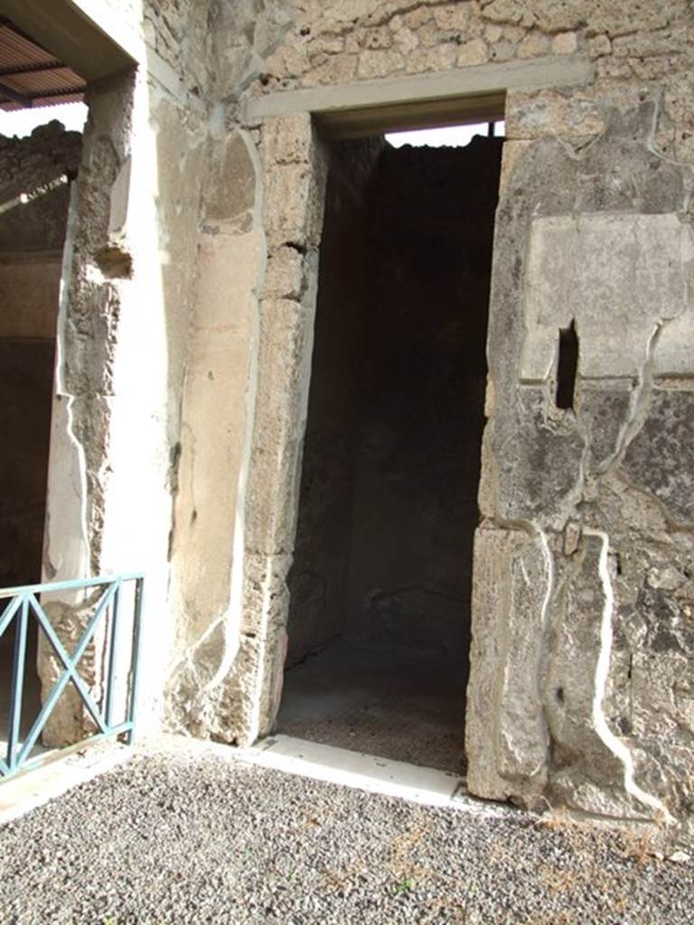 IX.1.20 Pompeii.  December 2007.  Doorway to Room 8.