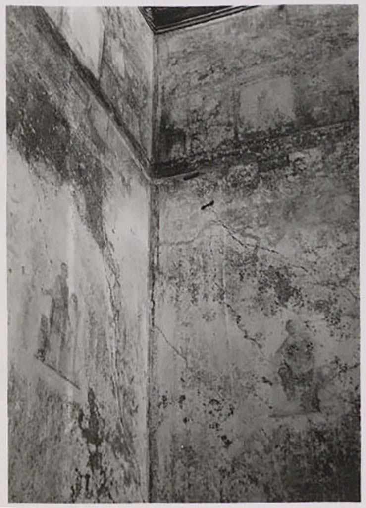 IX.1.20 Pompeii. Pre-1943. Room 9, north-east corner. Photo by Tatiana Warscher.
See Warscher, T. Codex Topographicus Pompeianus, IX.1. (1943), Swedish Institute, Rome. (no.102), p. 178.
