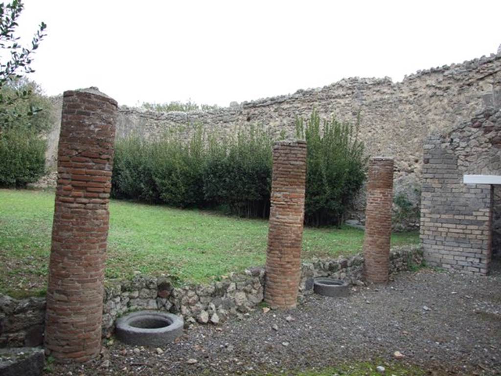 IX.1.20 Pompeii.  December 2007.  Room 12.  Garden area and room to east of it.