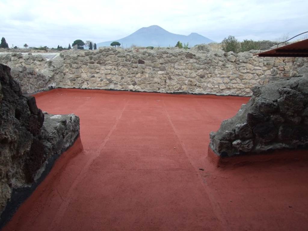 IX.1.20 Pompeii. December 2007. Room 16, upper floor. Looking north to Vesuvius.
