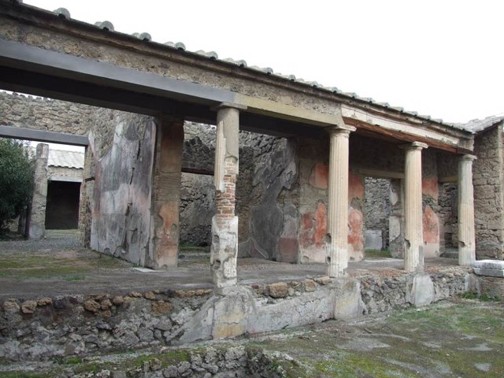 IX.1.22 Pompeii. December 2007. Room 14, north side of first peristyle.  