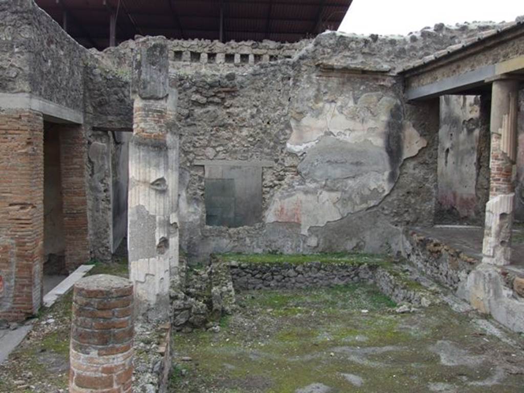 IX.1.22 Pompeii. December 2007. Room 14, west side of first peristyle.   