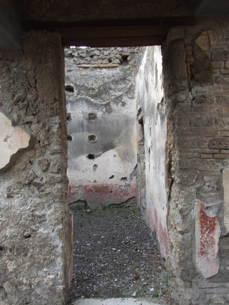 IX.1.22 Pompeii. December 2007. Doorway to room 22, looking west.