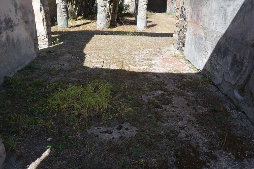 IX.1.22 Pompeii. September 2019.  Room 21, looking north across flooring. 
Foto Annette Haug, ERC Grant 681269 DÉCOR
