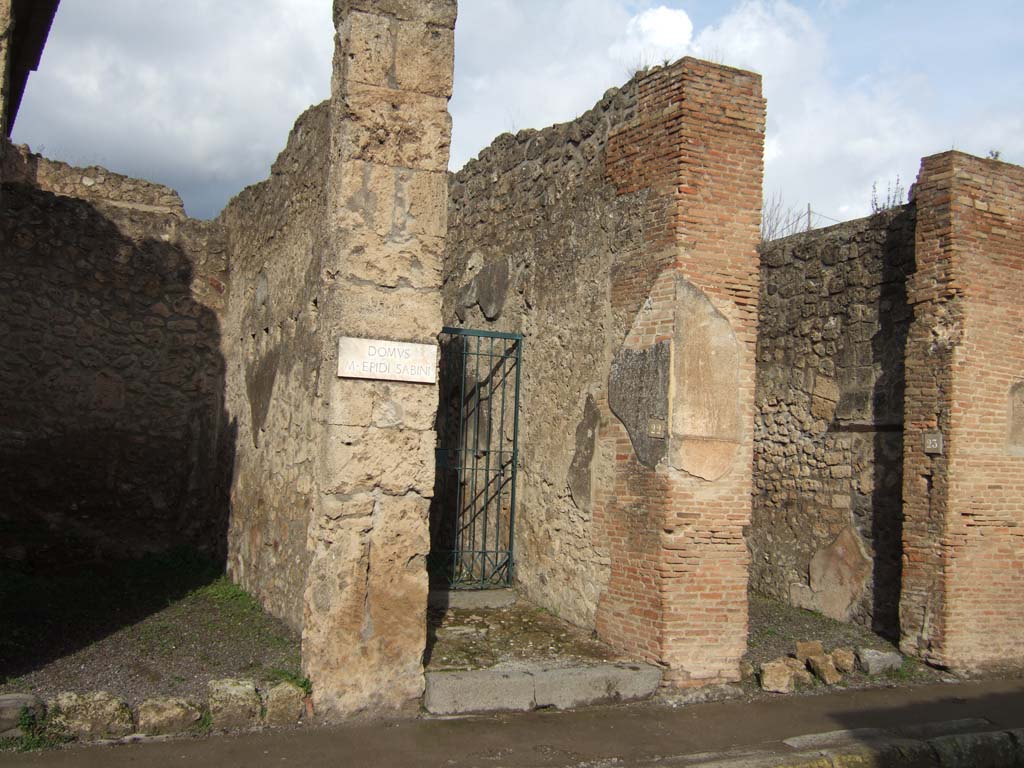 IX.1.22 Pompeii. December 2005. Entrance, in the middle. 