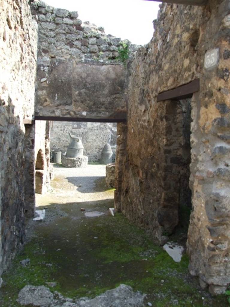 IX.1.33 Pompeii.  March 2009.  Entrance.
