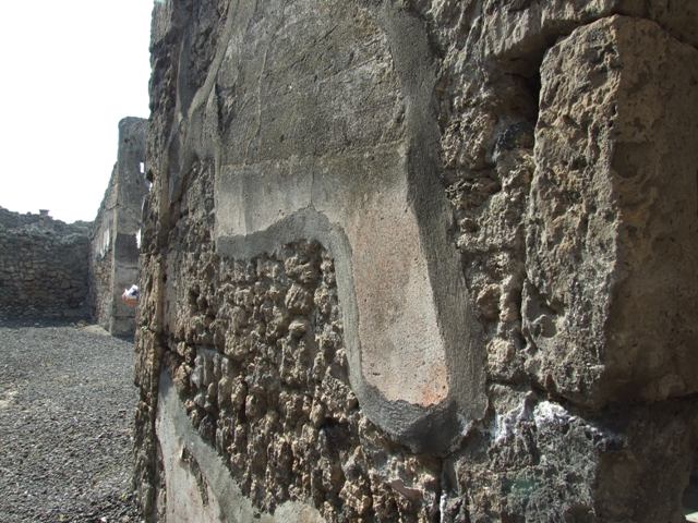 IX.2.17 Pompeii.  March 2009.  South wall of entrance corridor.
