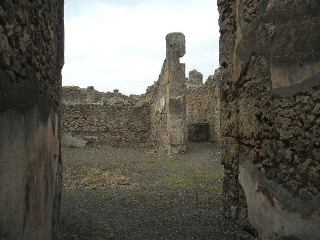IX.2.17 Pompeii.  March 2009.  Room 2, Cubiculum.  Looking east.