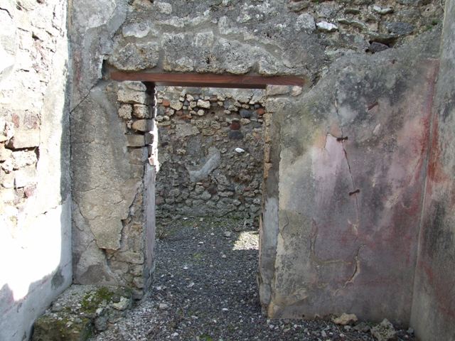 IX.2.18 Pompeii. March 2009.  Room 10.  Triclinium, South East corner.