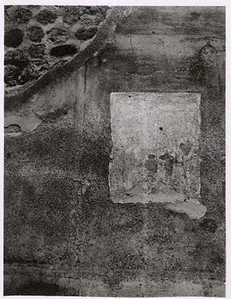 IX.2.21 Pompeii. Pre-1943. Room 3, north wall of ala, remains of wall painting. Photo by Tatiana Warscher.
According to Warscher 
Hardly anything remains on the north wall. Just, on the left, a sitting bowed female figure. On the right, if I am not mistaken, the remains of a standing man. It was not possible to recognise the subject of the painting.
See Warscher, T. Codex Topographicus Pompeianus, IX.2. (1943), Swedish Institute, Rome. (no.124.), p. 210.
