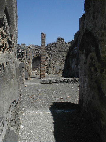 IX.3.2 Pompeii. March 2009. Door from vestibule to shop at IX.3.1.