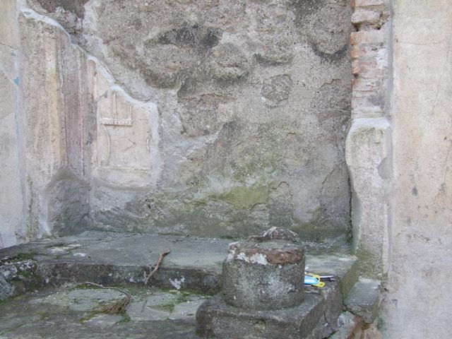 IX.3.5 Pompeii.  March 2009.   Room 23.  Rear part of room.  Latrine