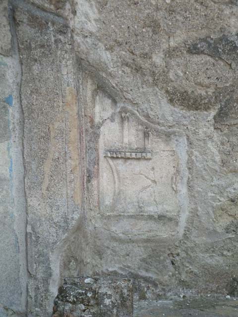 IX.3.5 Pompeii.  March 2009.  Downpipe in south east corner.
