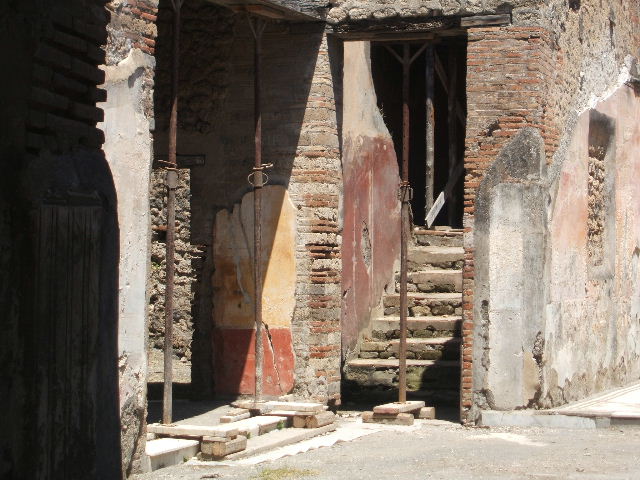 IX.3.5 Pompeii.  March 2009.  Room 25.  West wall.