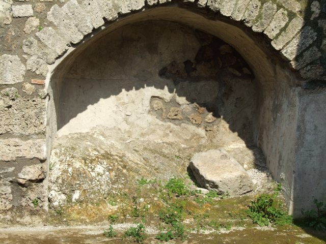 IX.3.5 Pompeii. March 2009. Room 34. Cubiculum. North wall.