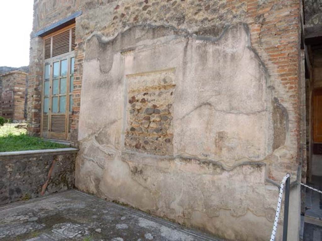IX.3.5 Pompeii. May 2015. Room 12, south wall of tablinum. Photo courtesy of Buzz Ferebee.