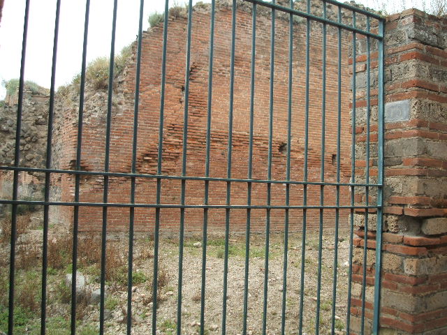 IX.4.15 Pompeii. May 2005.