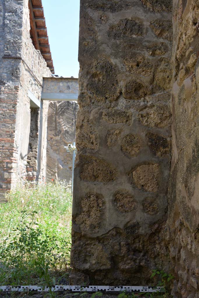 IX.5.2 Pompeii. May 2017. Room q, east wall on south side of doorway in south-east corner.
Foto Christian Beck, ERC Grant 681269 DCOR.
