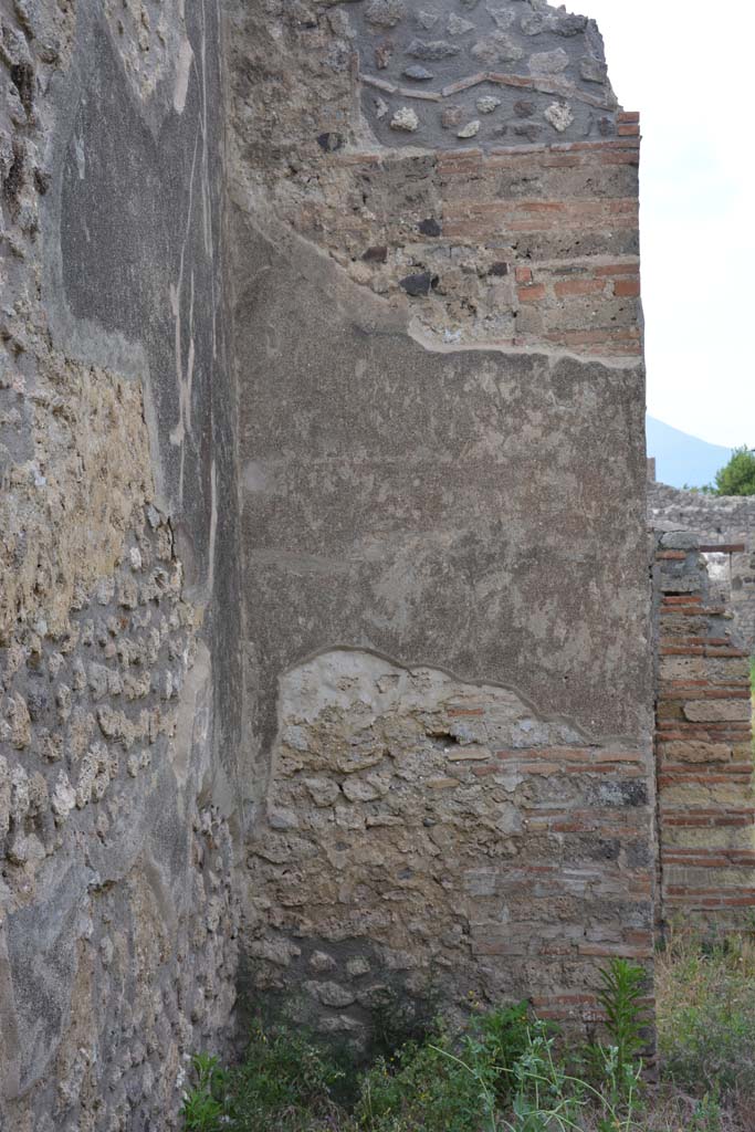 IX.5.2 Pompeii. May 2017. Room v, detail of north wall in north-west corner.
Foto Christian Beck, ERC Grant 681269 DCOR.
