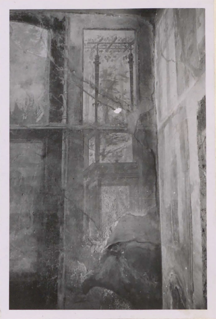 IX.5.2 Pompeii. Pre-1942. Room 20, west wall in north-west corner.
See Warscher, T. 1942. Catalogo illustrato degli affreschi del Museo Nazionale di Napoli. Sala LXXX. Vol.2. Rome, Swedish Institute.
